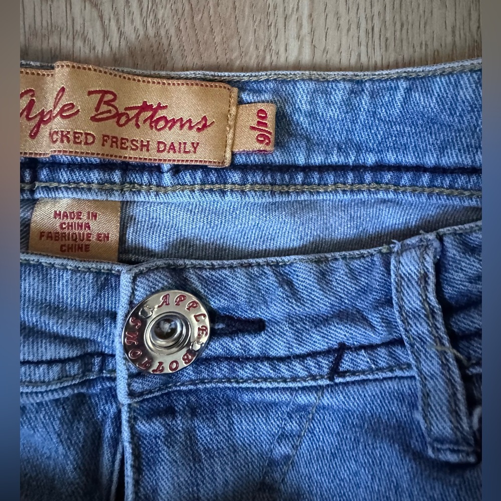 Apple Bottom capri shorts - Picture 3 of 4